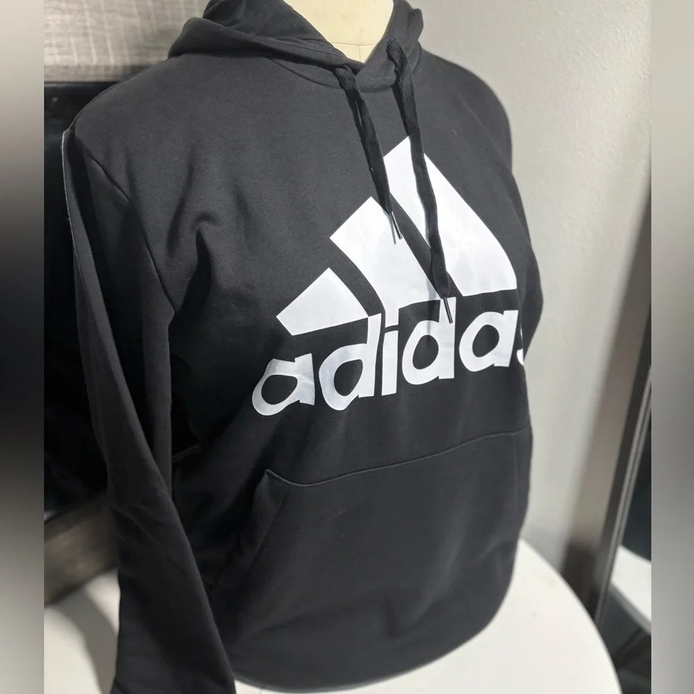 NWT - Adidas essentials fleece logo hoodie men’s size XL